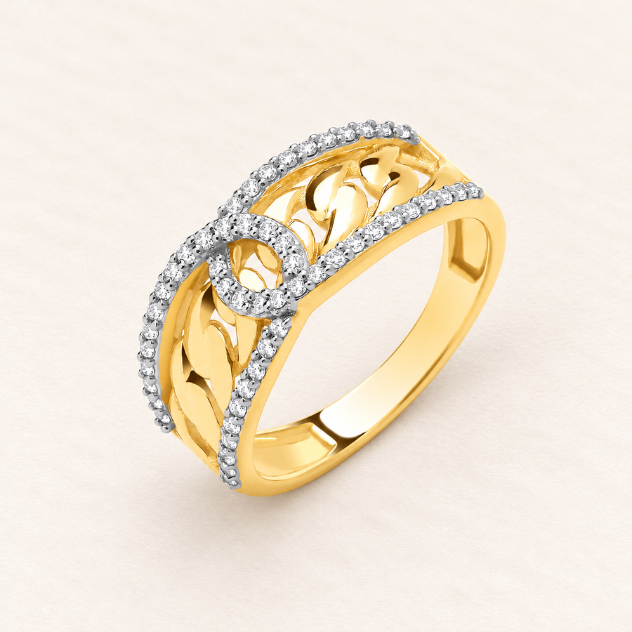 Oval Links Ring — 9ct yellow gold and diamonds 0.25 ct