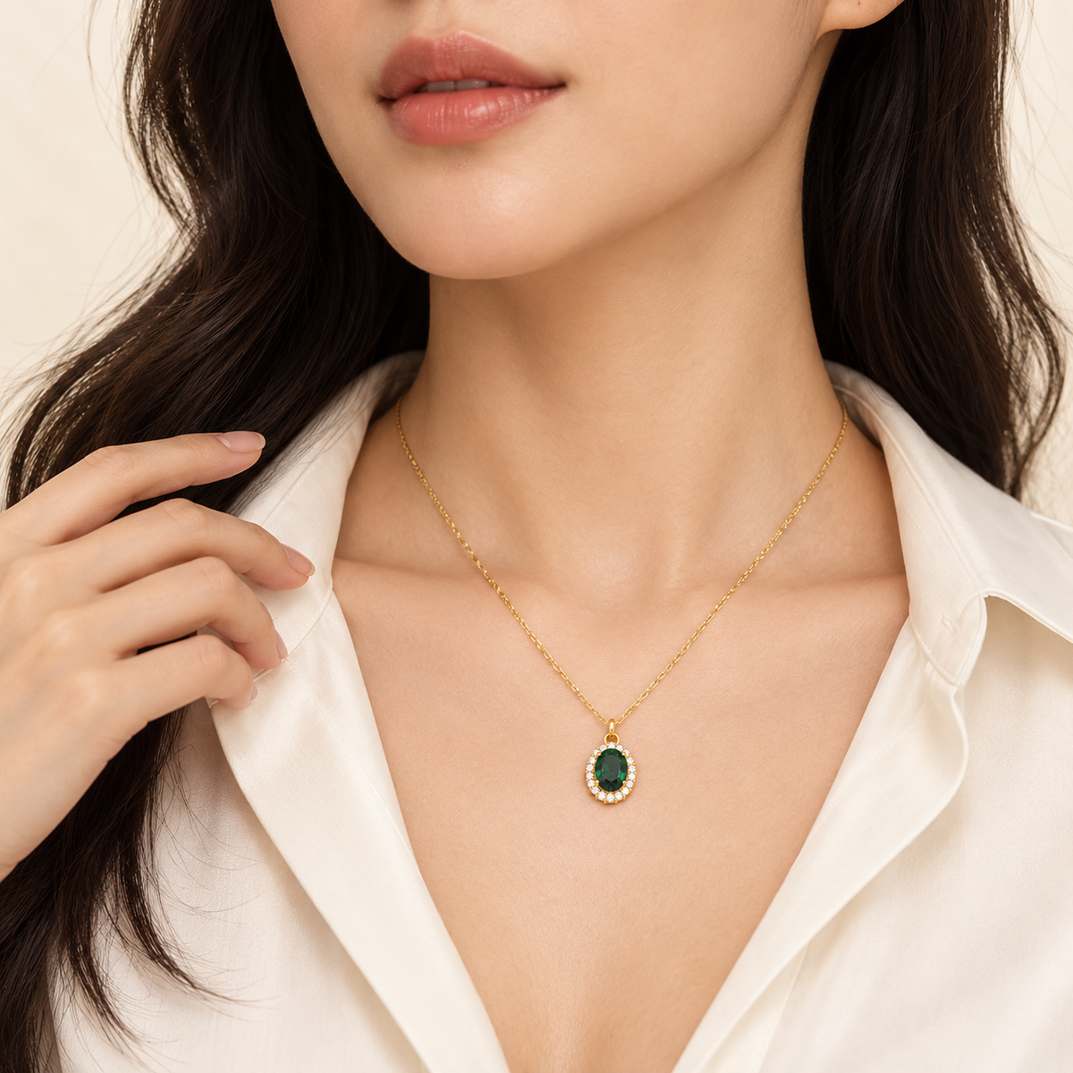 Collier Halo Vert — or jaune 9 carats et oxyde de zirconium