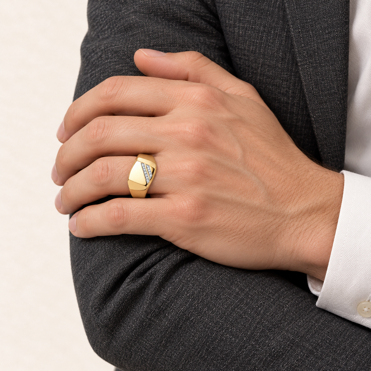 Diagonal Signet Ring — or 9ct and diamonds 0.05 ct