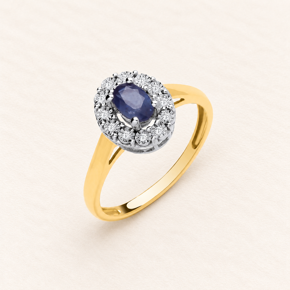 Bague Halo Saphir — or jaune 9 carats et diamants
