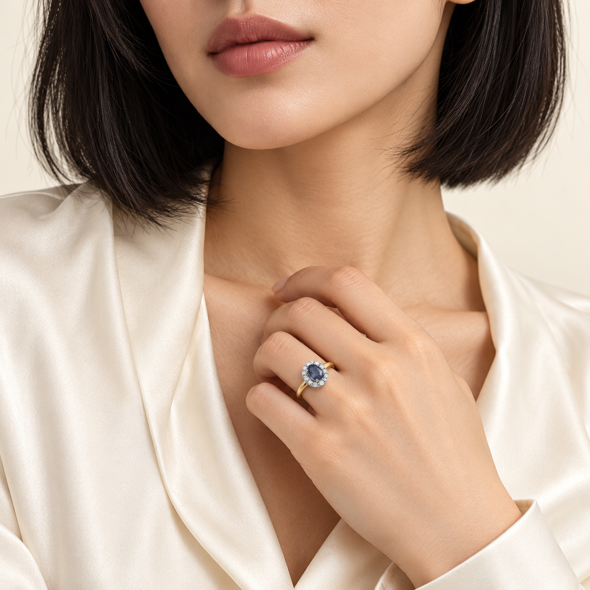 Bague Halo Saphir — or jaune 9 carats et diamants