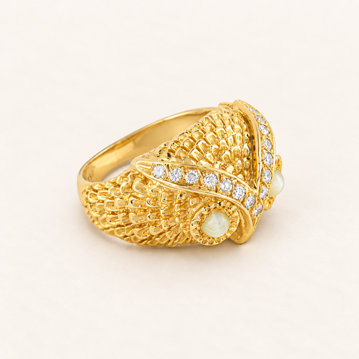 Les Veilleurs — Yellow gold owl ring with diamonds and chrysoberyl