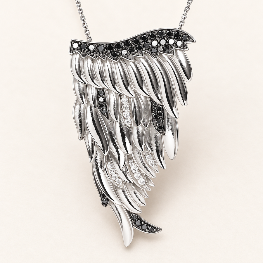 Grand pendentif aile d’ange en or blanc, diamants blancs et noirs — 18K