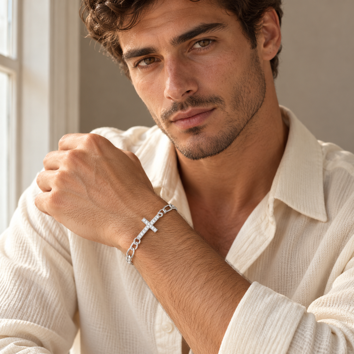 Bracelet maille Figaro avec croix en oxyde de zirconium — argent 925