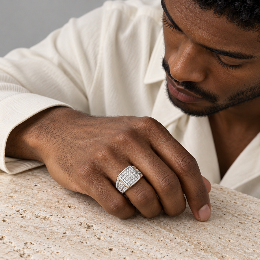 Bague plateau carré en argent et zirconium