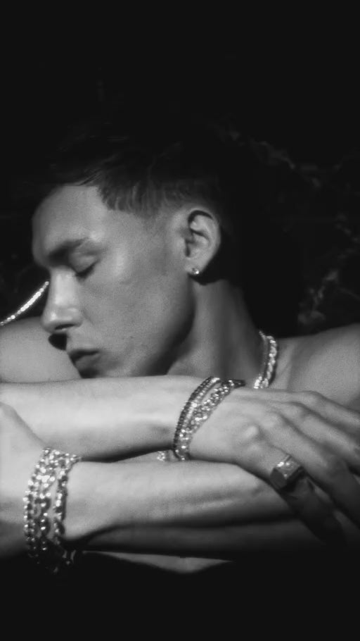 Clément Rudnicki — film bijoux en noir et blanc